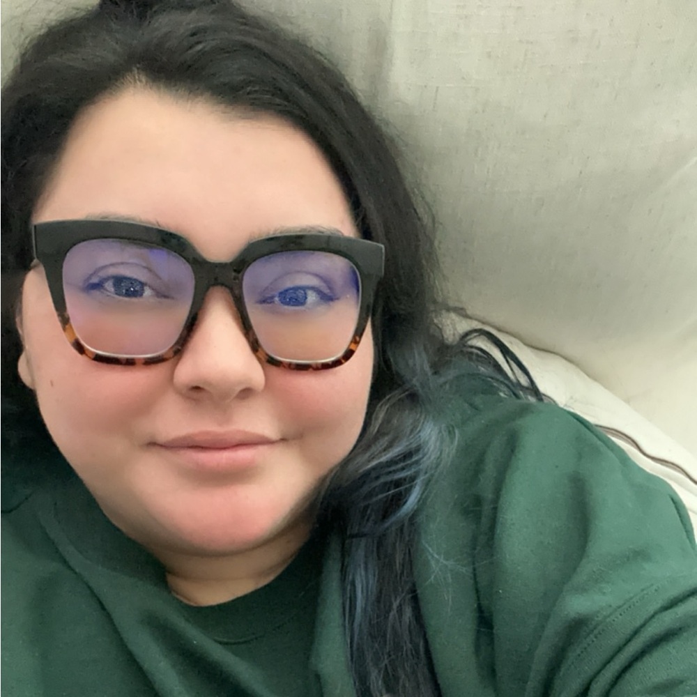 Meet your Posher, Casey